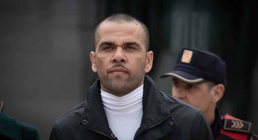 Nemzetközi futball: portugál csapatot vett Daniel Alves