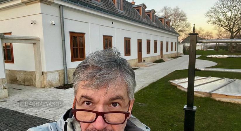 Hadházy Hatvanpusztán: Örülök, hogy a választás előtt nem mernek beköltözni