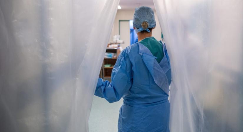 Meghalt egy kétéves gyerek, akit egy eltévedt golyó talált el szilveszterkor