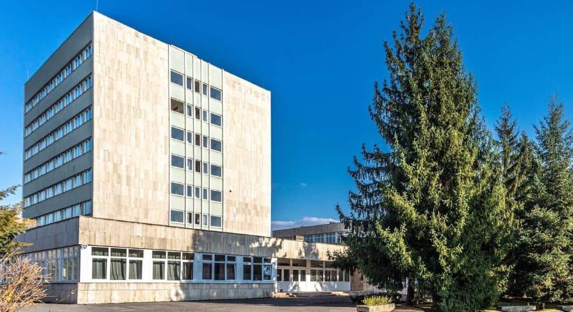 Nyíregyházán pörög az egyik helyi technikum felujítása