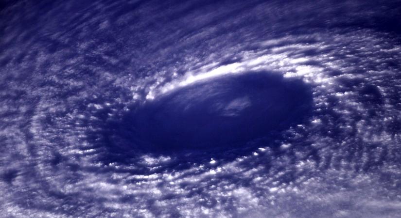 Iszonytató űrfelvétel, így fehéredett ki Magyarország térképe, a neheze még csak most következik - Időjárás-előrejelzés