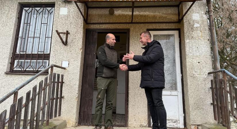 Monostorapáti új lehetőségekkel gazdagodott: postaépület és LED-lámpák