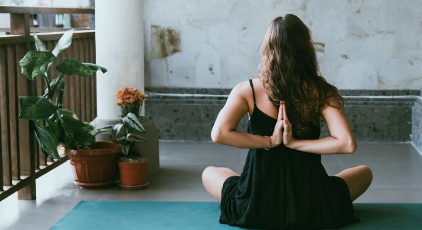 Ez a mozgás felér egy edzőteremmel, mégis otthon végezheted