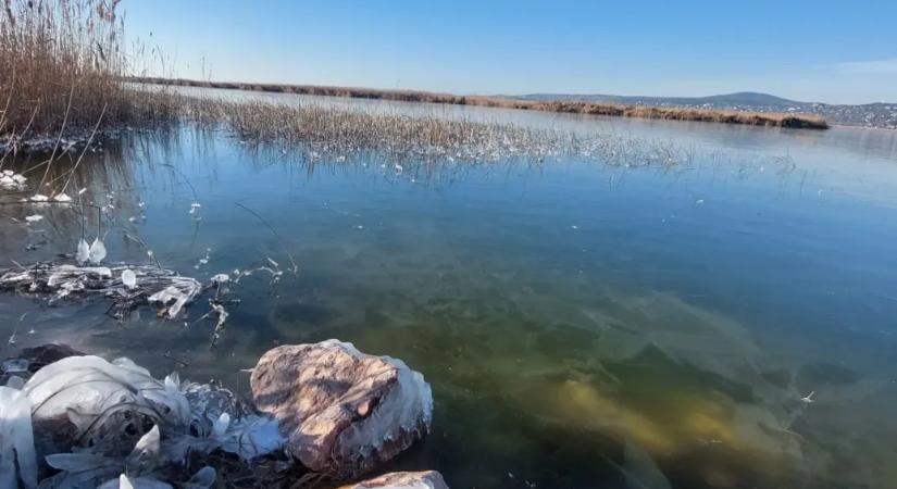 Befagyott a Velencei-tó, de sportolásra még nem alkalmas a jég