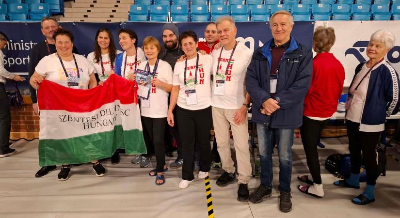 A szentesi szenior úszók rövidpályás Eb-ről hozta haza érmeket