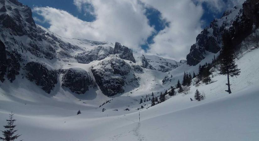 Lavina-veszély a Fogarasi-havasokban