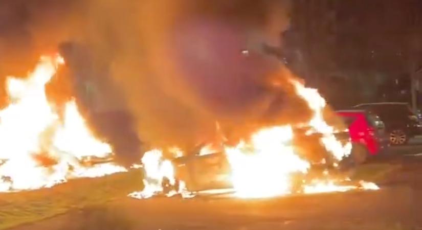 Kiégett autótetemekre ébredt Franciaország az új évben