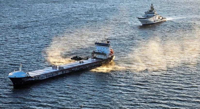 A finnek őrizetbe vették a távközlési kábelt megrongáló teherhajó legénységének két tagját