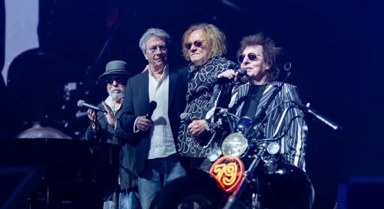 Hemzsegtek a sztárfellépők Demjén Ferenc telt házas koncertjén