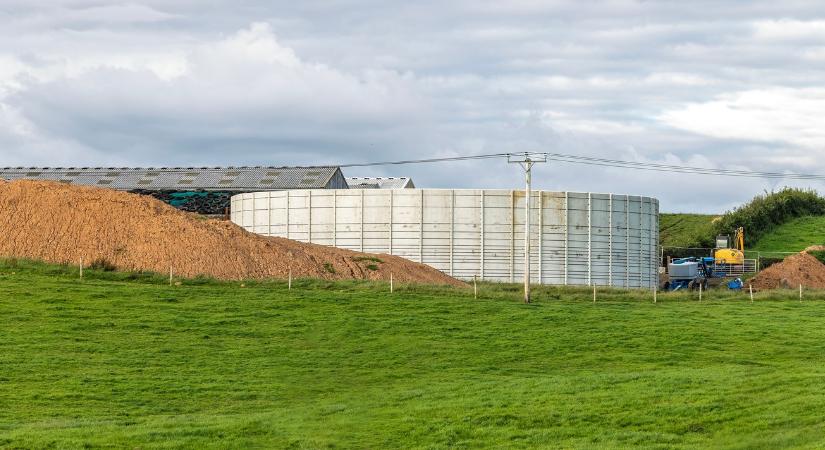 A trágyatárolás téli hibái – amiből nagy baj lehet