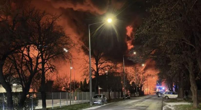 Jelentkezett a férfi, aki miatt kigyulladt egy mosonmagyaróvári raktár