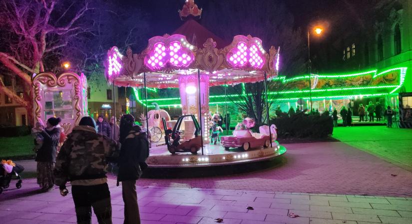 Százak szórakoztak a vásárhelyi dodzsempályán – videóval