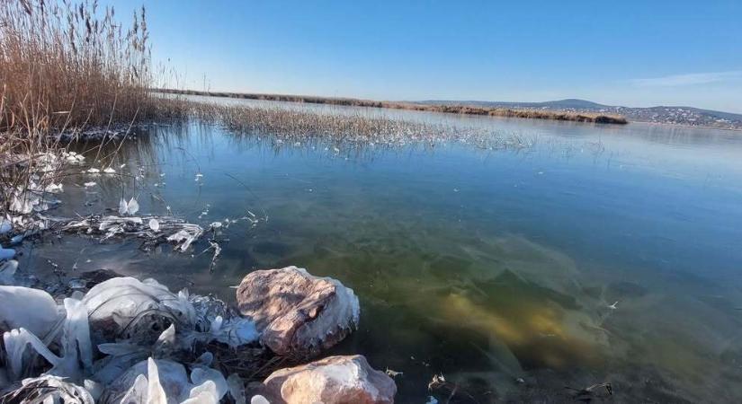 Befagyott a Velencei-tó, de senki ne menjen rá