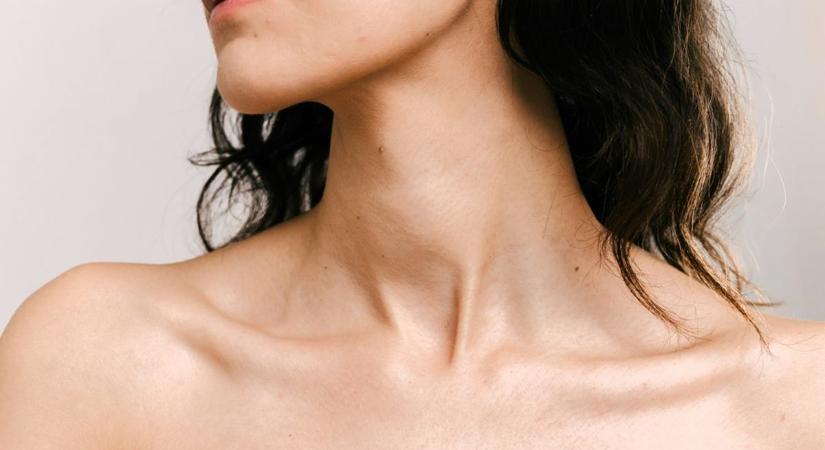 A szorongás okozhat égő bőrérzetet – a jel, amit sokan félrediagnosztizálnak