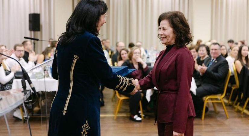 Minden idők legjobb felvételi számaival zárja az évet az Eszterházy Egyetem, díjazták a kiválóságokat