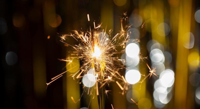 Csillagszórók okozták a tüzet a svájci luxusbárban