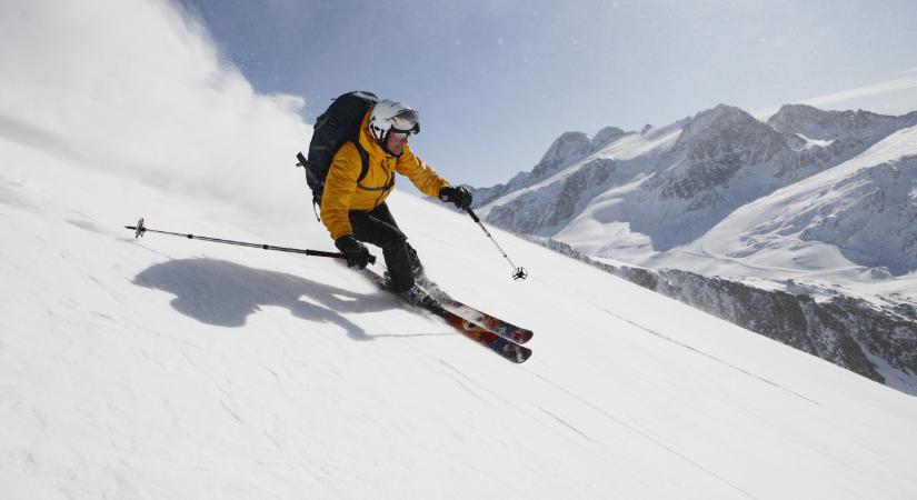Videón, ahogy két síelő lavinát indított el a Fogarasi-havasokban