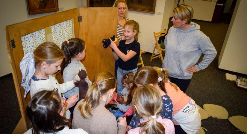 Elcsodálkoztak a szakemberek, miket írtak a lapjaikra a múzeumba érkező gyerekek