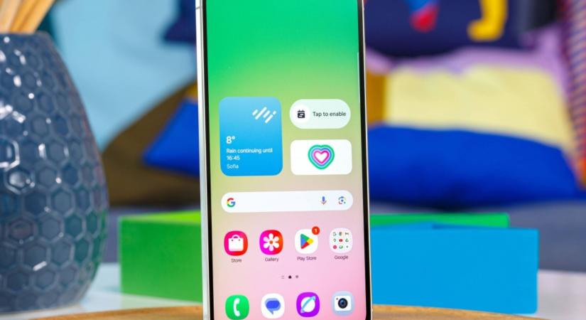Flexibilis OLED kijelzővel jön a Samsung Galaxy A57, amit részben már egy kínai gyártó készít majd