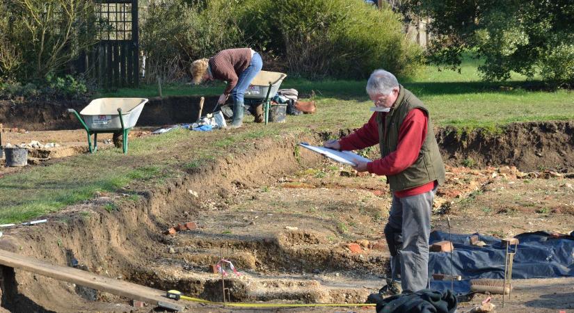 5000 éves titokzatos idegen élőlényt találtak a tudósok egy tó mélyén, el fogsz borzadni a förtelmes lény kinézetén
