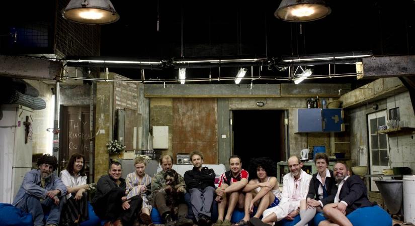 Közösségi gyűjtést indított a Proton Színház a túlélésért