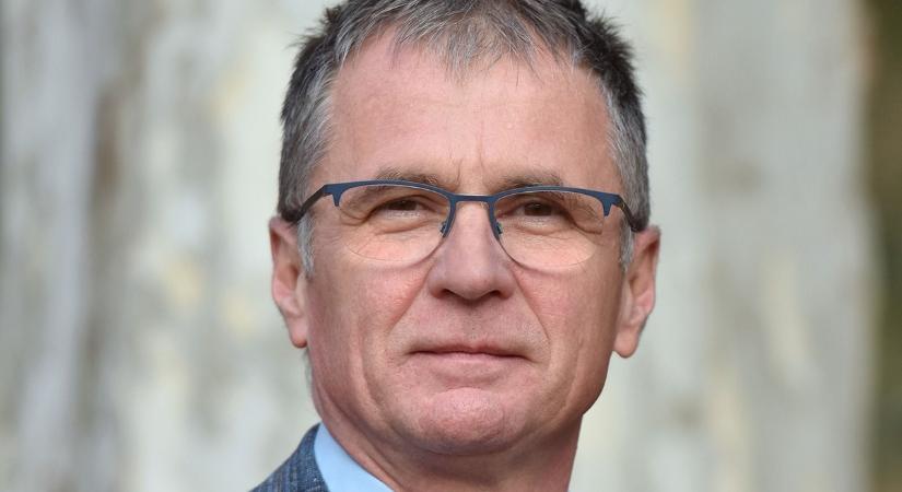 Egyetlen számot posztolt a kábítószer-kereskedelem felszámolásáért felelős kormánybiztos