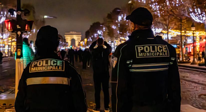 Zavargások ünneplés helyett Franciaországban: több mint ezer autót gyújtottak fel szilveszterkor