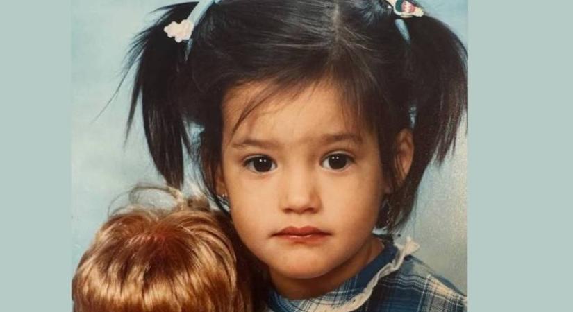 Melyik színésznőnk ez a copfos kislány a képen? Ha mind a 7 sztárt beazonosítod, zseni vagy