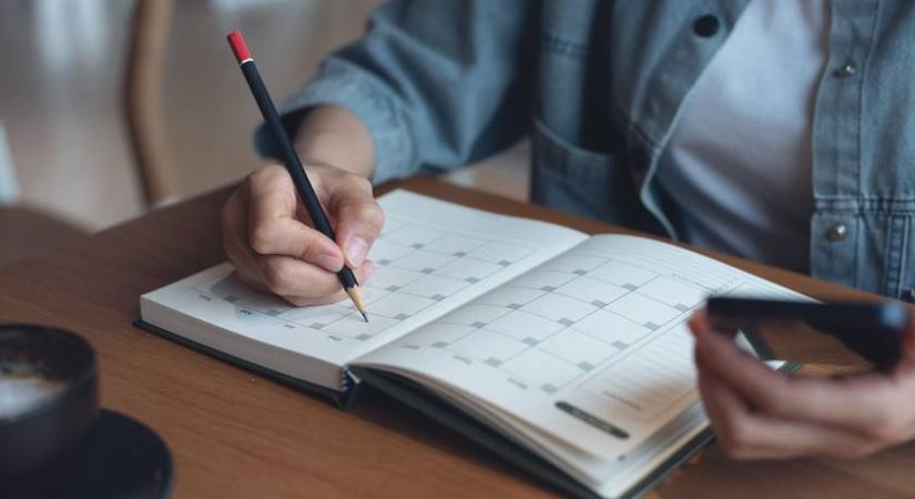 Hidegzuhany a dolgozóknak: jön a hatnapos munkahét