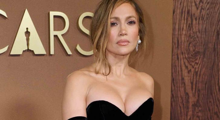 Imádja az internet JLo anyukáját, olyan táncot nyomott lánya koncertjén, hogy megáll az ész