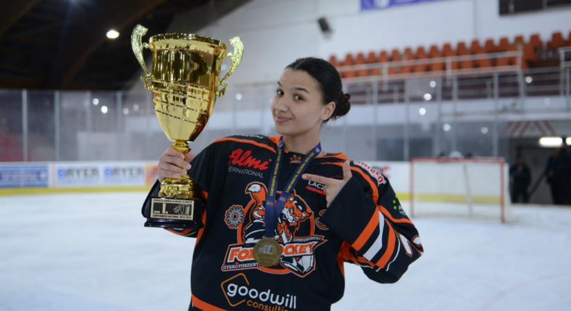 Számos sikert elért a hokiban, énekesi pályáját is építené a csíkszenttamási Bálint Anna-Regina