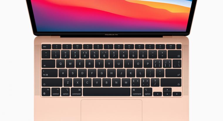 Egy MacBook Air állította meg a repeszt egy ukrán katona szerint