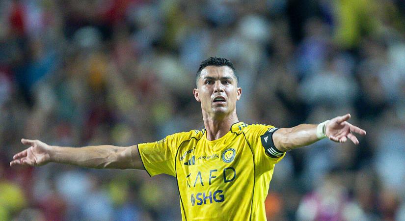 VIDEÓ: Egyetlen mozdulattal felbosszantották Cristiano Ronaldót