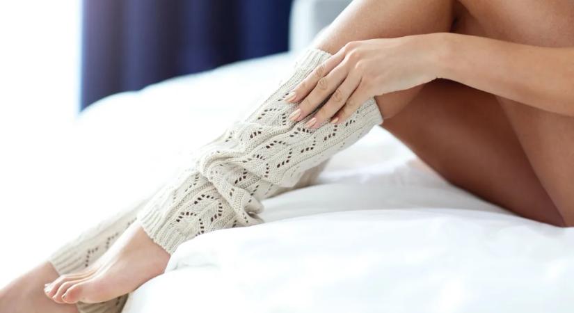 Ez a tél legdögösebb kiegészítője – Így viseld a lábszármelegítőt, ha igazán divatos akarsz lenni