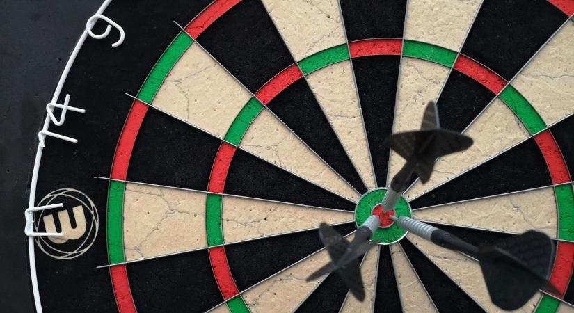 Közeleg a PDC-döntő: kiesett Humphries, bármi megtörténhet a dartsvilágbajnokságon