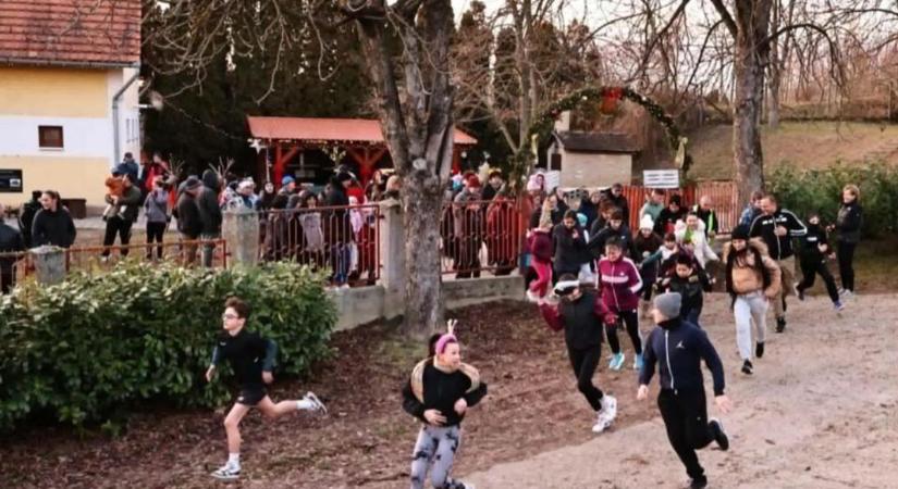 Malacért futott a falu: így búcsúztatta az évet Kocsola