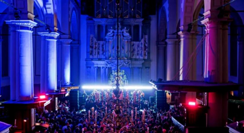 Búcsú a Vondelkerktől: az ADE egyik legfontosabb szakrális helyszíne veszett oda a szilveszteri tűzben