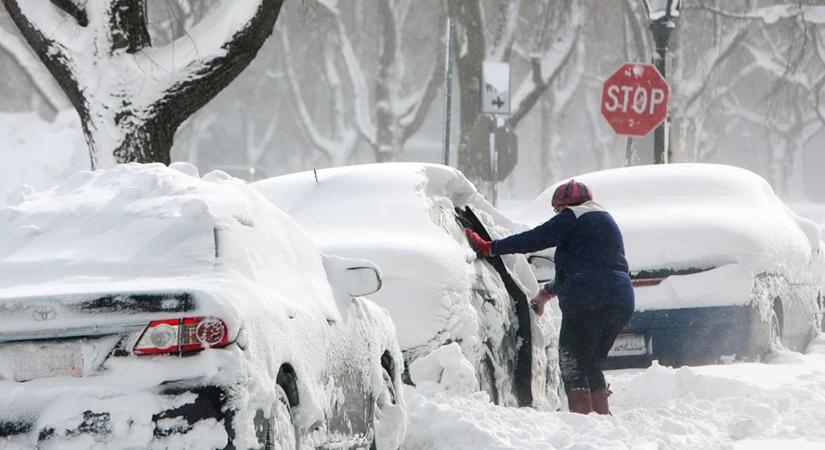 Nagy havazás okoz fennakadásokat Erdélyben: utakat zártak le, ezrek maradtak áram nélkül, folytatódik a télies idő
