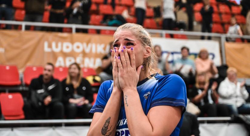 Elmerült a jeges vízben a magyar sztársportoló