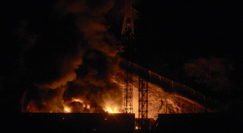 Amerika légicsapásokat indított Venezuela ellen, katonai bázisokat támadnak