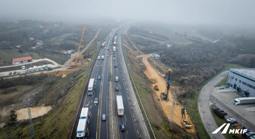 Történelmi autópályaprojekt és több millió négyzetméter felújított útburkolat