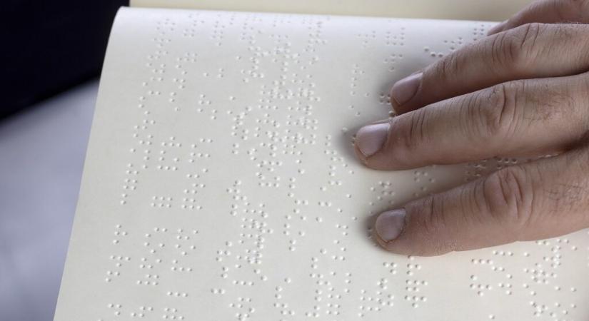 A Braille-írás törvényes elismerését kezdeményezi a Szerbiai Vakok Szövetsége