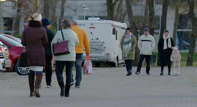 Hatvan lakókocsival érkeztek a vendégek, hogy a vásárhelyi kempingben töltsék az év végét