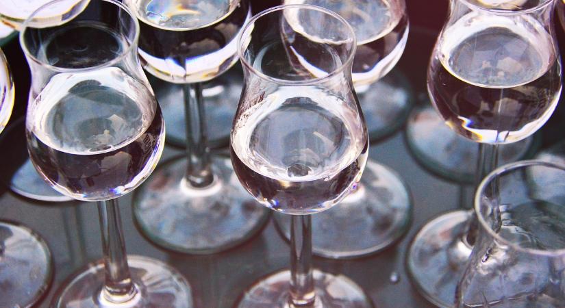 Dráguló alapanyag, gyenge export: szorult helyzetben a pálinkaágazat