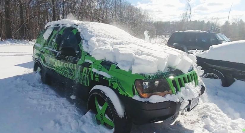 Ilyen egyszerű havat takarítani 30 ezer wattnyi hangszóróval