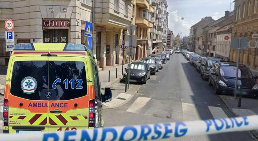 Baleset a 2. kerületben: elájult a volánnál a sofőr, majd autójával a Retek utcai kínai boltba csapódott