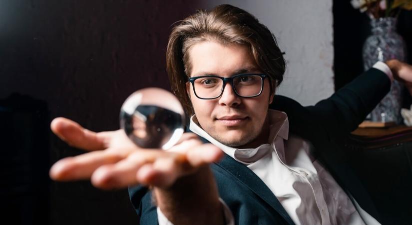 Heti karrier horoszkóp 2026. január 5-11: január 7-én olyan történhet, ami alapjaiban írja át a karrieredet