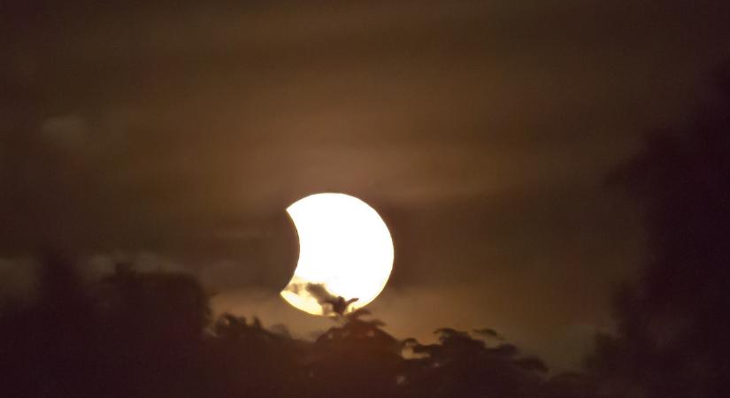 Részleges nap- és holdfogyatkozást is láthatunk idén