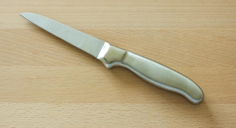 Késsel fenyegette a barátnőjét Miskolcon