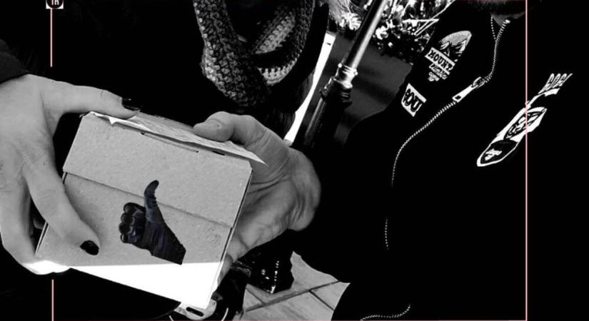 ‘Feljelentés, gonoszság, szexuális zaklatás, egy hamburger, szeretetcunami, szolidaritás. Így született a MentőBurger!’